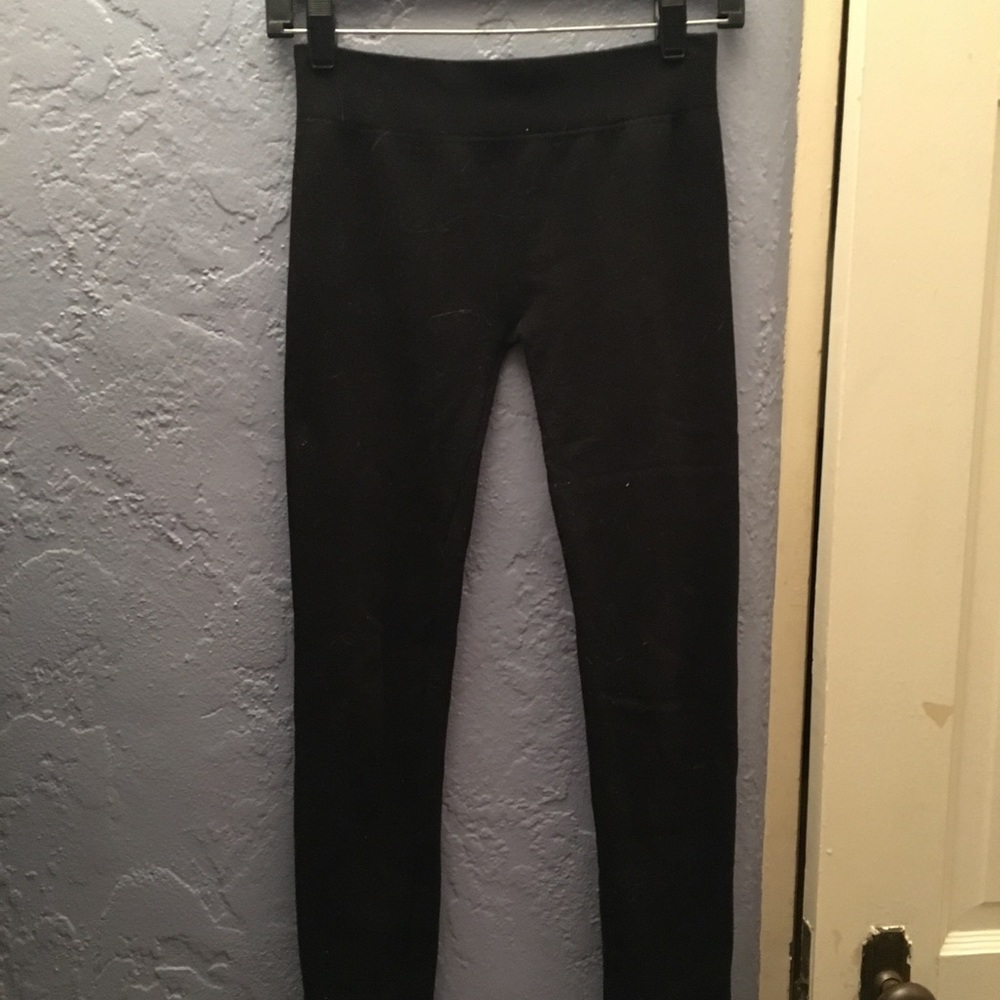 Black fleece-lined leggings